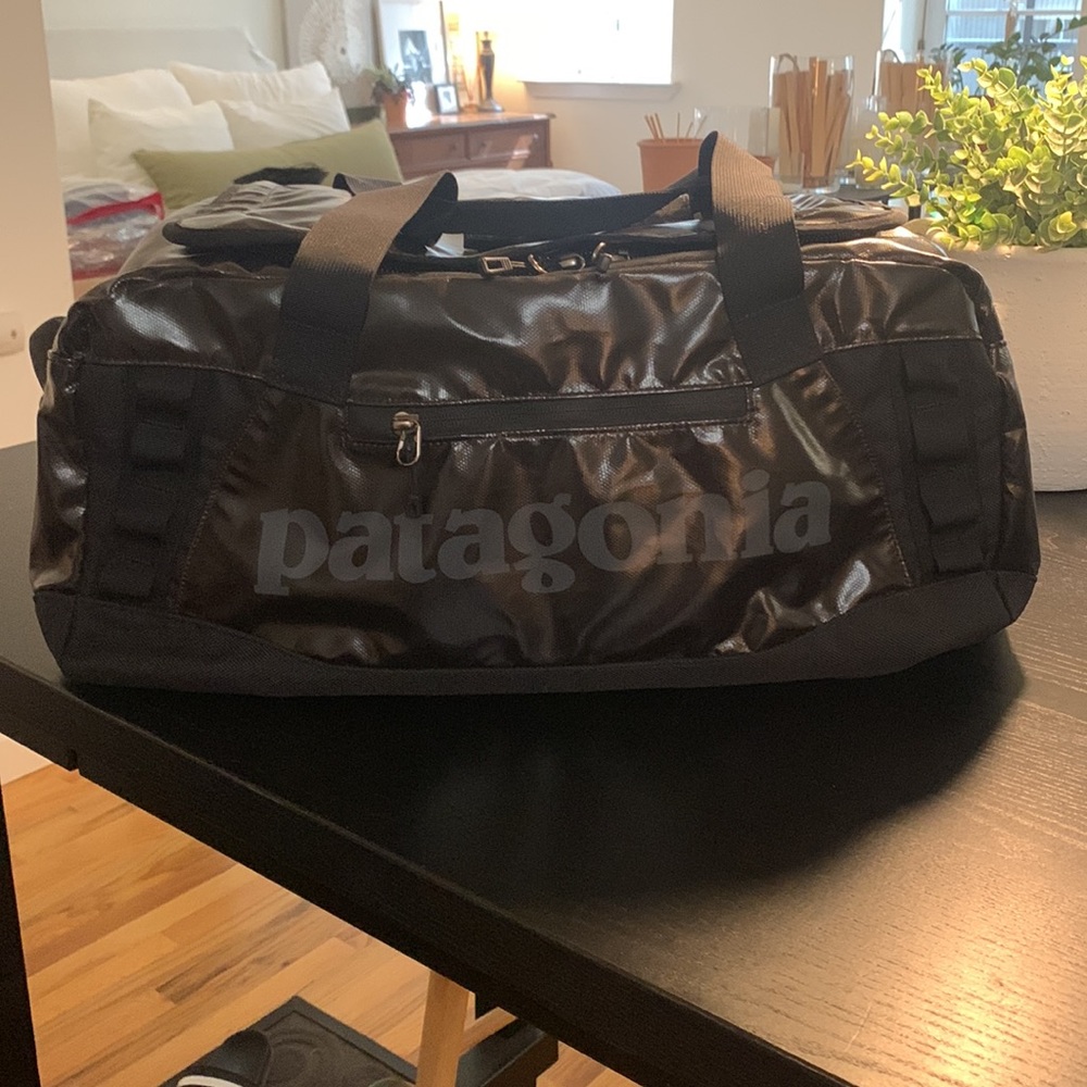 Patagonia duffle bag - black
